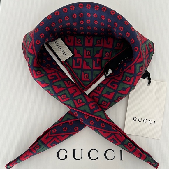 Gucci Accessories - Gucci scarf